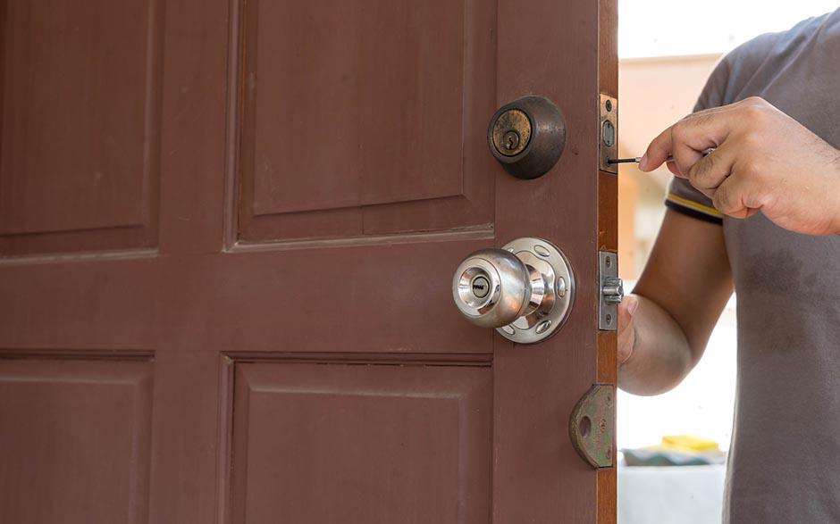 ouvrir une porte de chambre Gagny