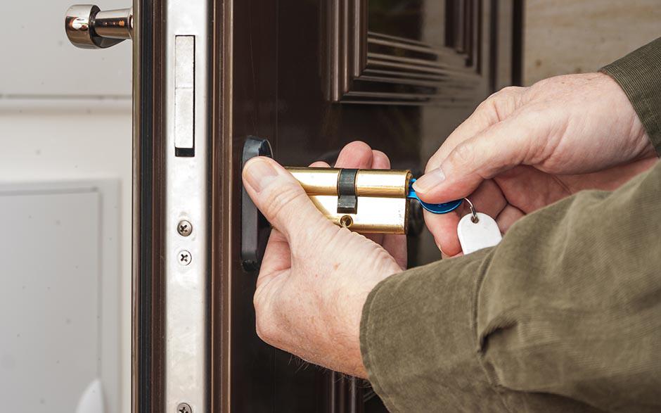 ouvrir une porte blindée fermée à clef Mallemort